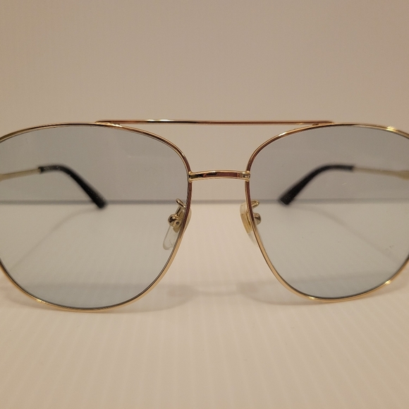 Gucci Accessories - Gucci large aviator sunglasses